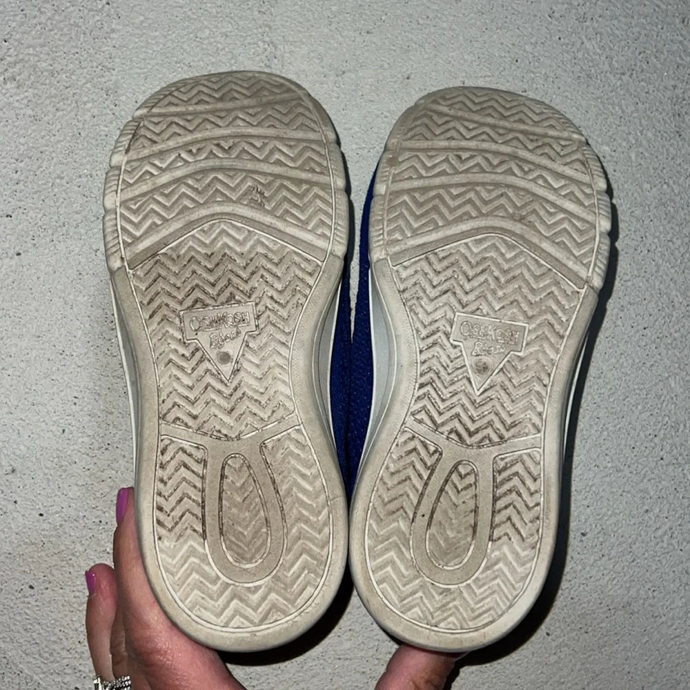 Oshkosh water shoes